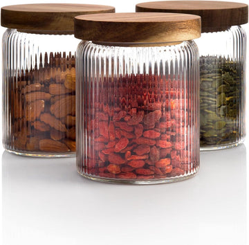 Glazen Potten met Ribbels, Stapelbaar en Luchtdicht Houten Deksel - Voorraadpot voor Koekjes, Thee of Suiker – Glazen Voorraadpot voor Keuken, Voorraadkast, Bar of Badkamer – Pot 500 ml, Set van 3