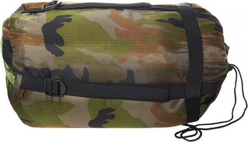 Warme 1 persoons mummie slaapzak met camouflage/leger print 230 x 80 cm - Kamperen en outdoor artikelen - Mummieslaapzakken