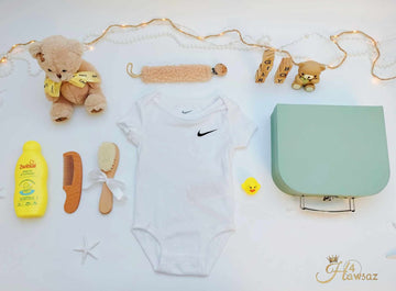 Genderneutraal baby cadeau 8 stuks - Kraamcadeau voor jongen en meisje - Zwitsal verzorging - Babypakket - Babykleding - Babygeschenksets - Geboortecadeau - babyshower - Babyset - Baby borstel en kam - Hawsaz.nl Cadeau- Babykado - Knuffel beer