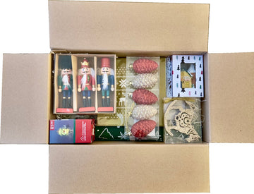 Complete Kerstdecoratie Cadeaupakket - LED Lichtjes - Kersthuis - Lichtballen - Tafelloper - Kerst - Cadeau - Kerst Box