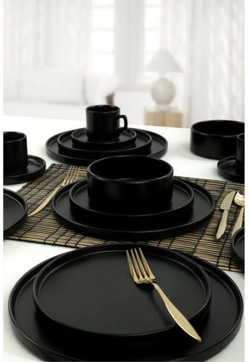 Asir Diner Set (20 Stuks). 100% KERAMISCH AARDEWERK Neemt geen water op Antibacterieel Gemakkelijk schoon te maken Materiaal Bestand tegen thermische schokken Oppervlaktehardheid Serveerbord: 27 cm (4 stuks) Taartserveerbord: 21 cm (4 stuks)