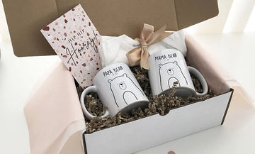 Kraam cadeau - Baby Shower cadeau - Zwangerschap - Geschenkset Babycadeaus - Baby cadeau - meisje - Baby cadeau jongen - aanstaande Ouders - Gepersonaliseerd - Uniek - voor man en vrouw - giftbox - mama papa