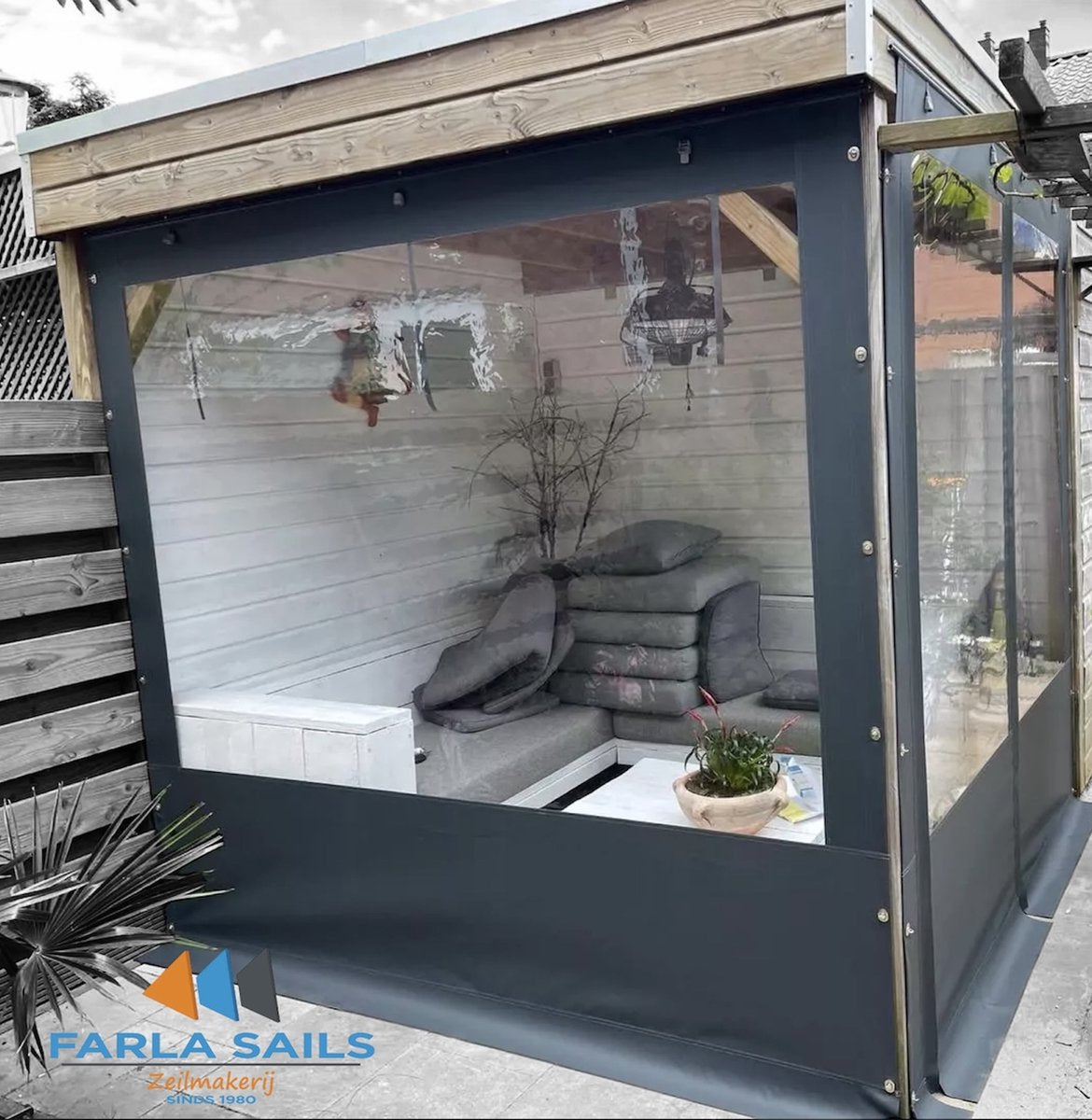 Verandazeil-Antraciet- 3 meter breed 2.48 hoog-Maatwerk mogelijk-Veranda zeil-Raamzeil-Veranda-Serrezeil-Raamzeilen-Tuinscherm.