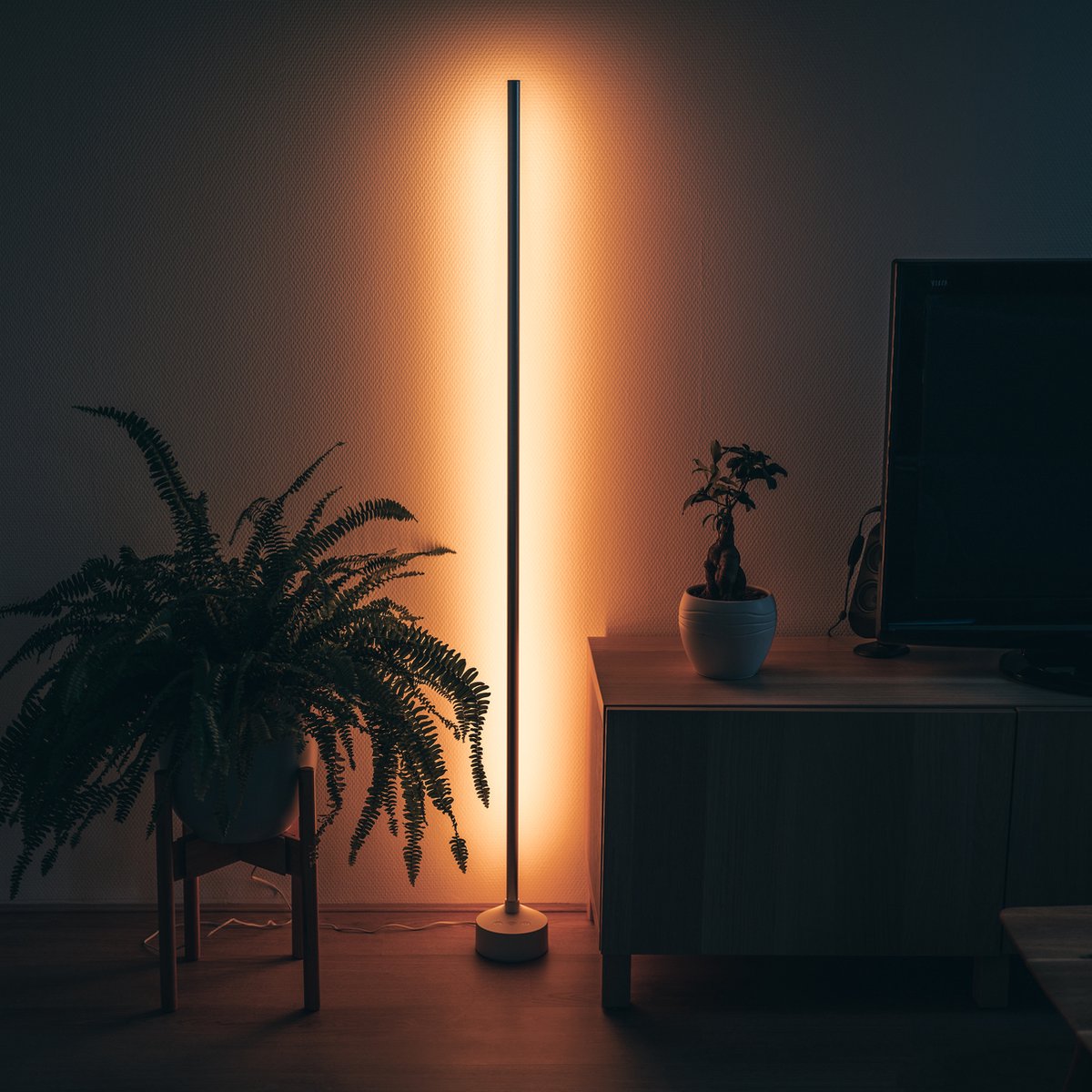 Smart Hoeklamp Wit - Full Color - Dimbaar & Bedienbaar met App - 138cm