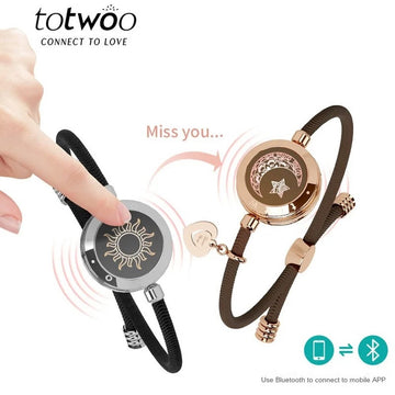 Twee Lange Afstand Touch Up En Tril Armbanden Voor Koppels, Lange Afstand Relatie Geschenken Slimme Zon & Maan Liefde Armband Valentijn Liefde Relatie Trouw Gadgets Met Prachtige Cadeau Box Doos Goud + Zwarte Armband