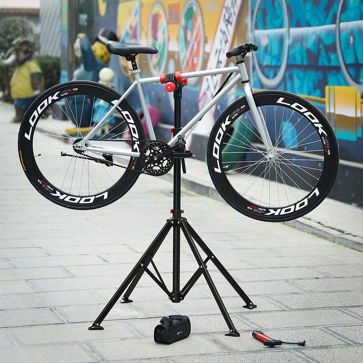 | Sterke Fiets montagestandaard met gereedschapsbakje | 360° Draaibare / Verstelbare reparatie standaard | Universele fietsstandaard | Lichtgewicht en eenvoudig draagbaar.